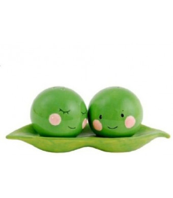 Two Peas in a Pod Magnetic Salt and Pepper Set