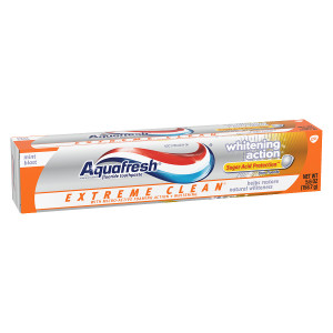 Aquafresh Toothpaste, Whitening Action Mint Blast