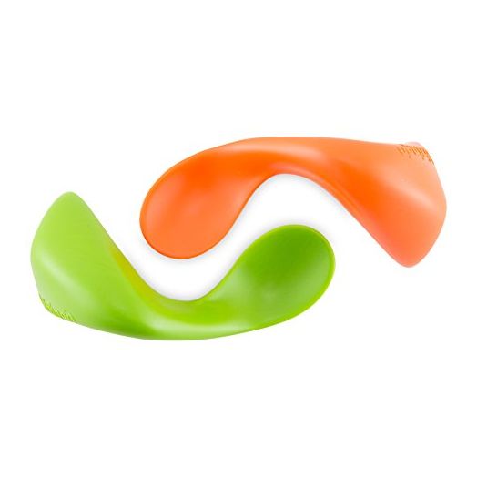 Kizingo Right-Handed Curved Baby Spoons for Baby-Led Weaning (2-Pack, Green and Orange)