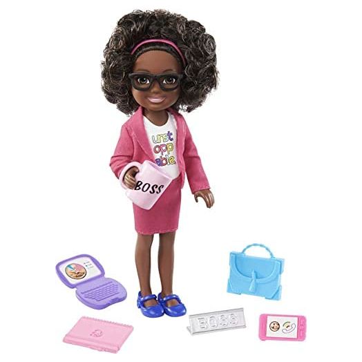 Barbie Chelsea Can Be Playset with Brunette Chelsea Boss Doll (6-in), Briefcase, Computer, Cell Phone, Planner, Mug, Desk Plate, Great Gift for Ages 3 Years Old & Up