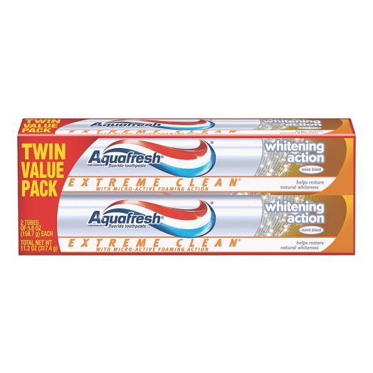 Aquafresh Extreme Clean Whitening Action Twin Pack Toothpaste, 5.6 Ounce